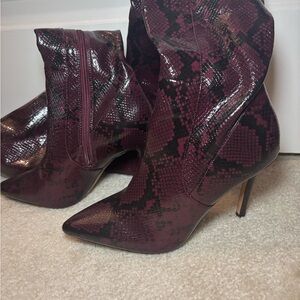 Elegant Burgundy Snakeskin Women's Boots